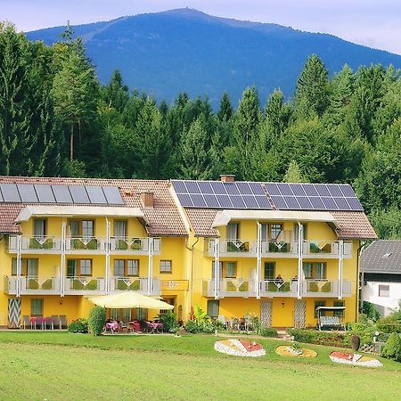 Gaestehaus Goetz Drobollach am Faakersee Exterior photo