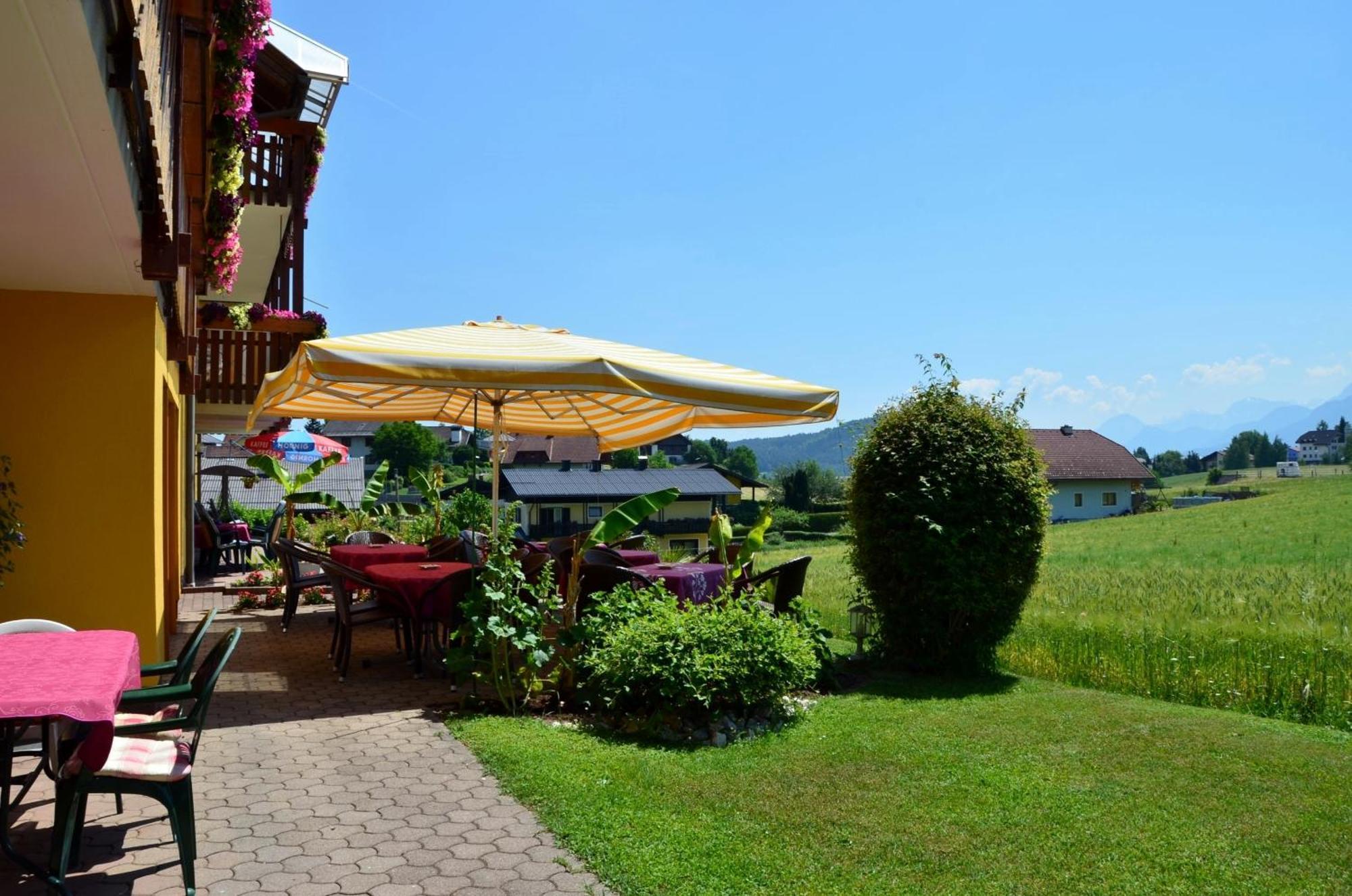 Gaestehaus Goetz Drobollach am Faakersee Exterior photo